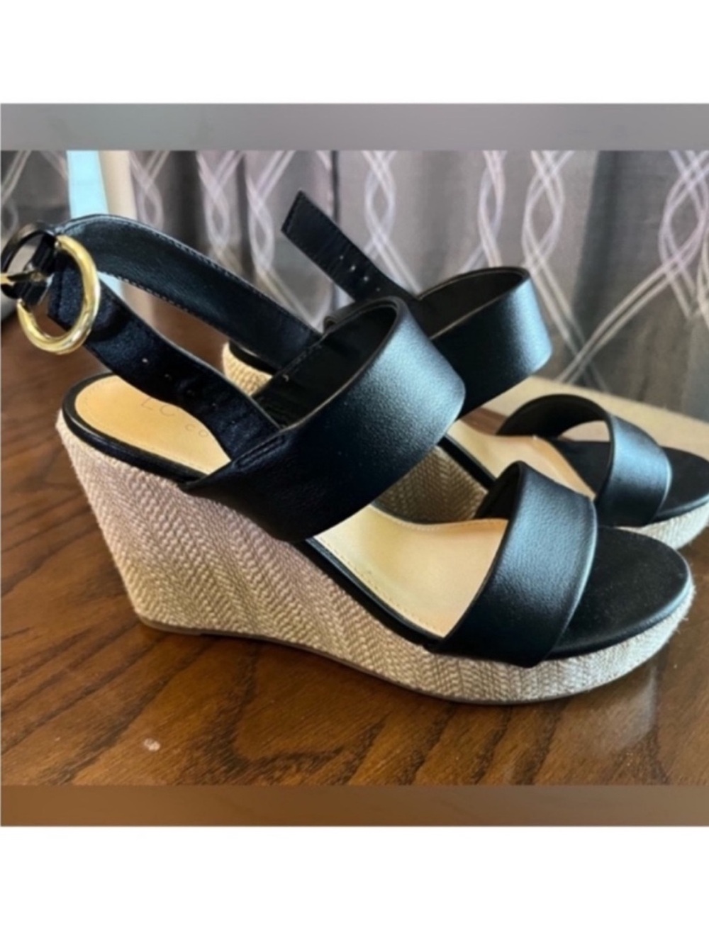 Cute Black wedges still in good condition